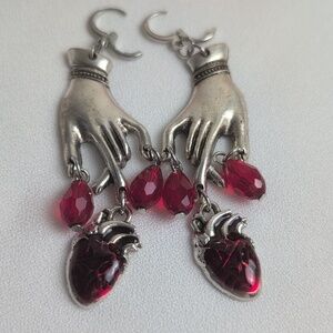 NICOLETTA CARLONE BLODDY HANDS EARING